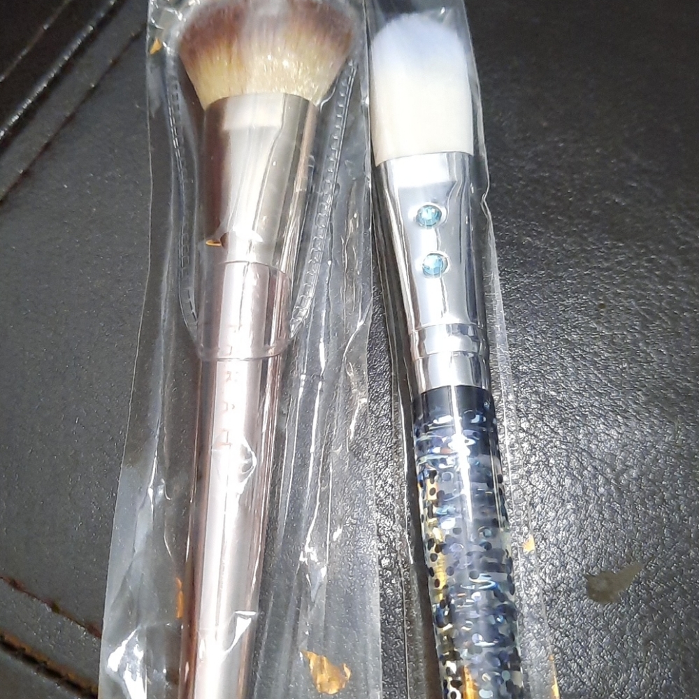 Makeup brushes